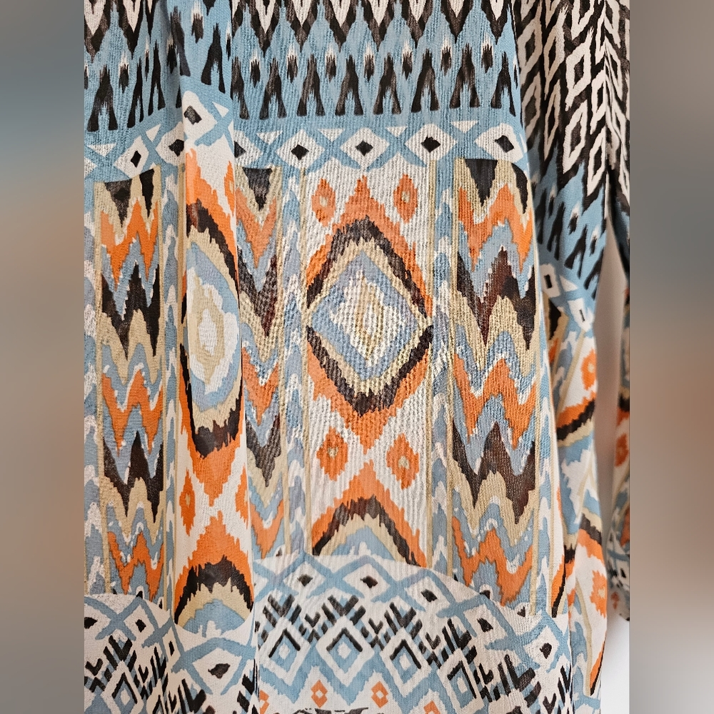 Beautiful Print Blouse - Picture 2 of 5
